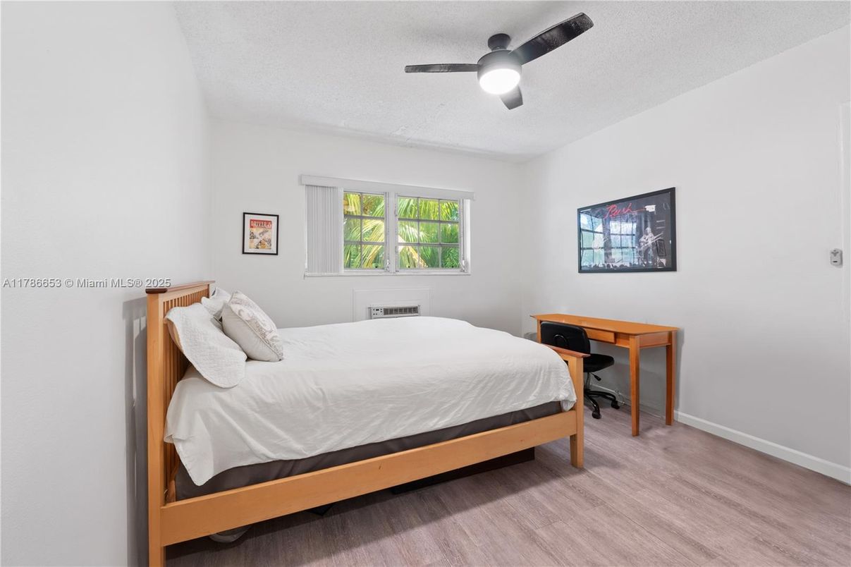 Bedroom, Home Office, Interior, Wood Texture Flooring