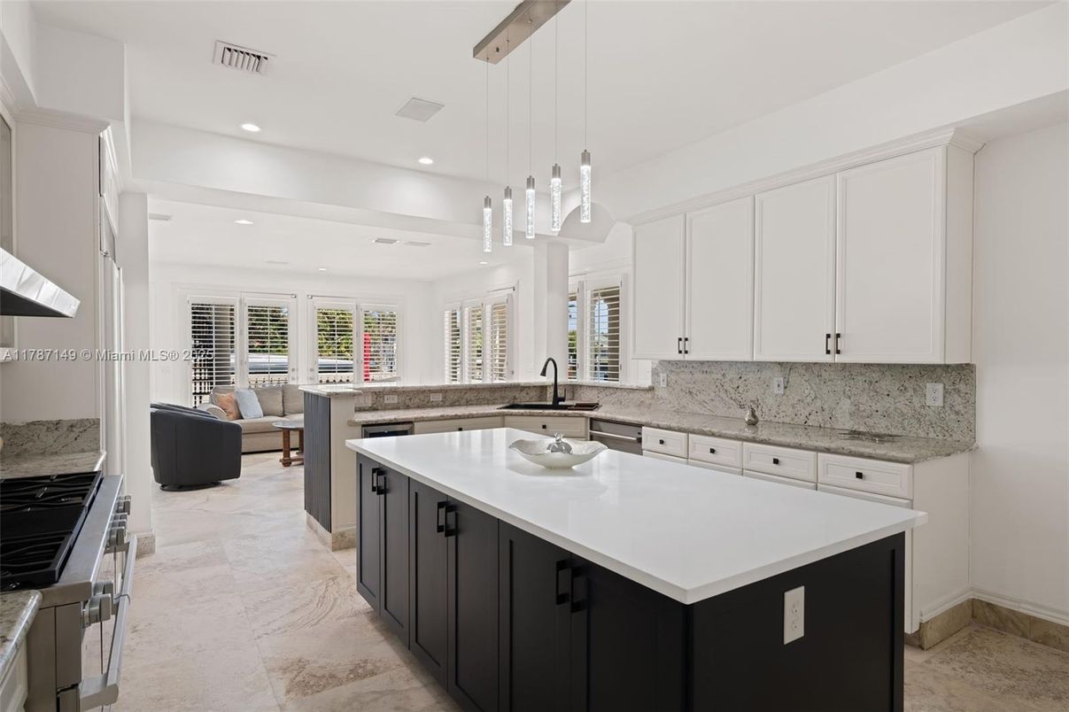 Interior, Kitchen, Living room, Pendant Lights, Recessed Lighting
