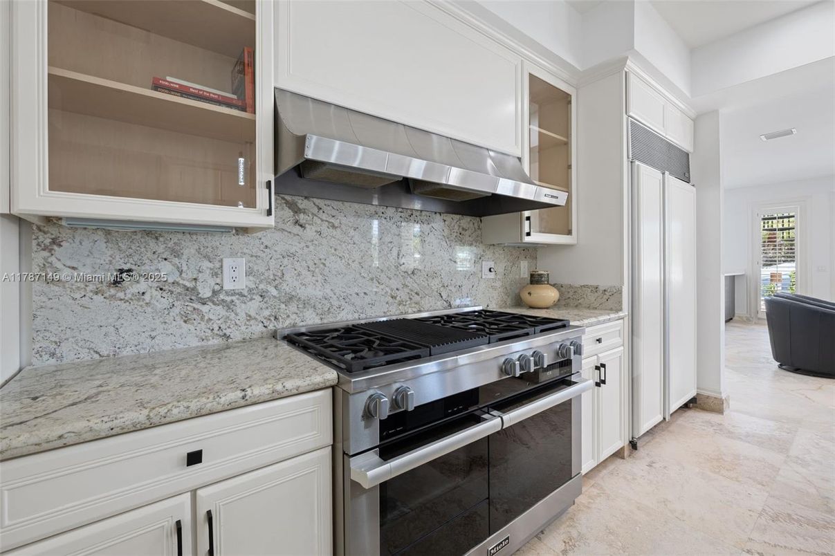 Interior, Kitchen, Stainless Steel Appliances
