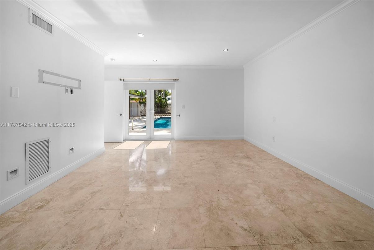 Empty room, Interior, Recessed Lighting