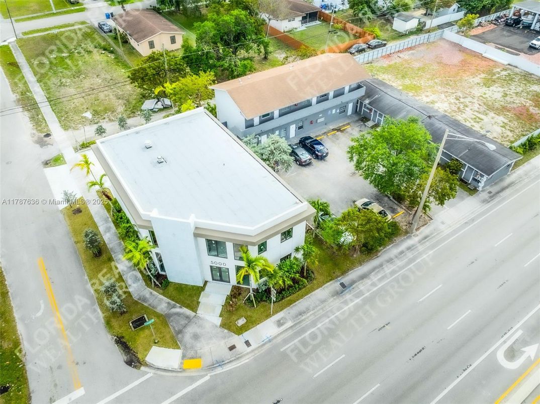 Exterior, Drone
