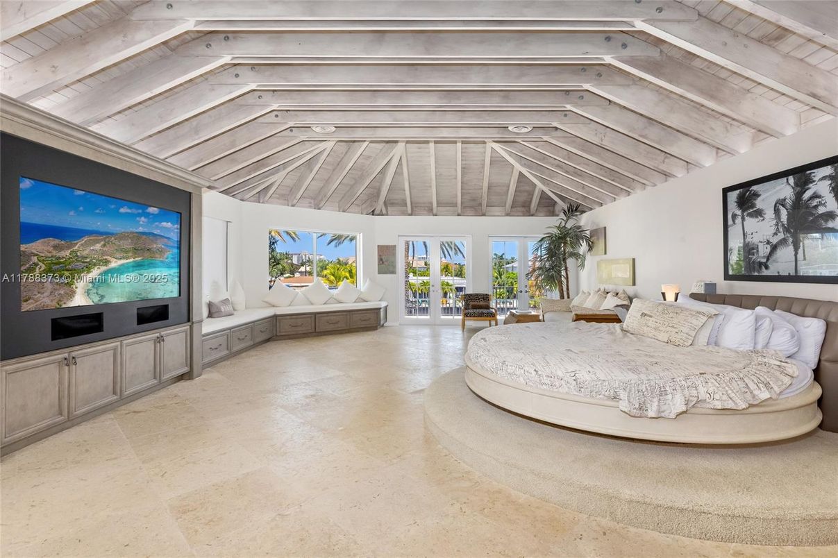 Bedroom, Interior, Wooden Beams
