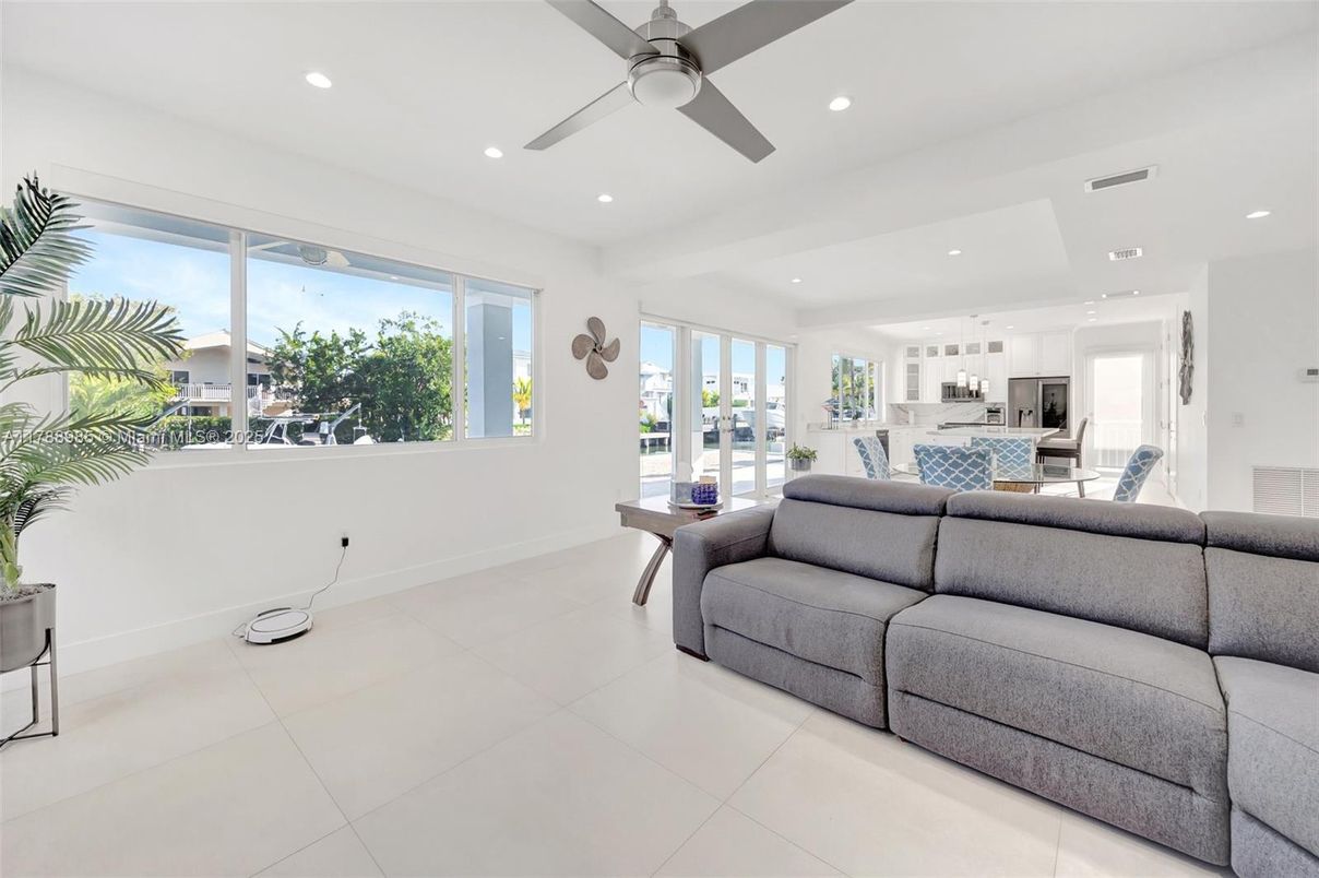 Dining room, Interior, Kitchen, Living room, Pendant Lights, Recessed Lighting