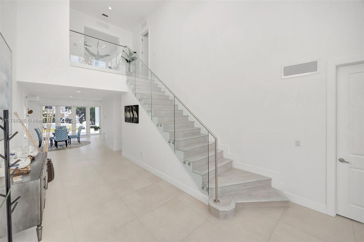 Dining room, Interior, Recessed Lighting