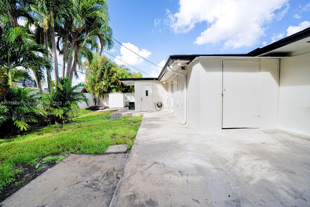 Backyard, Exterior