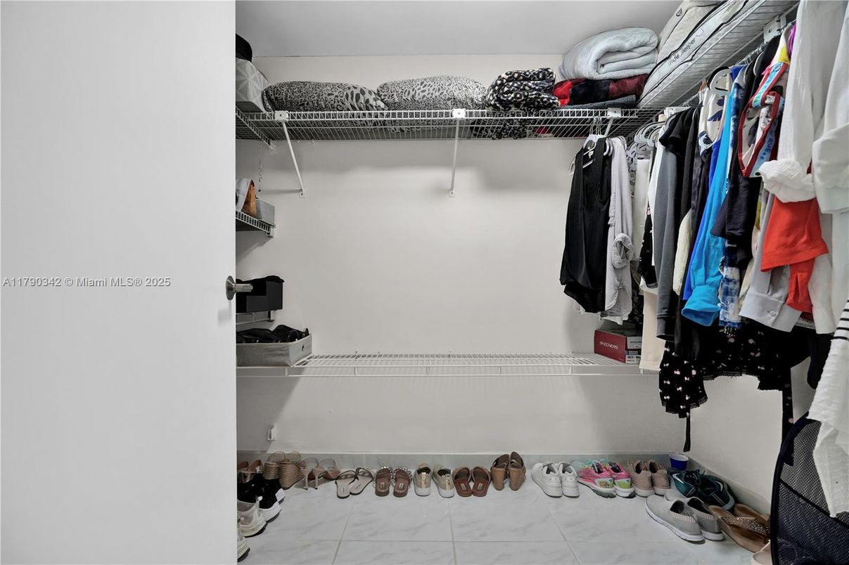Interior, Walk-in Closets
