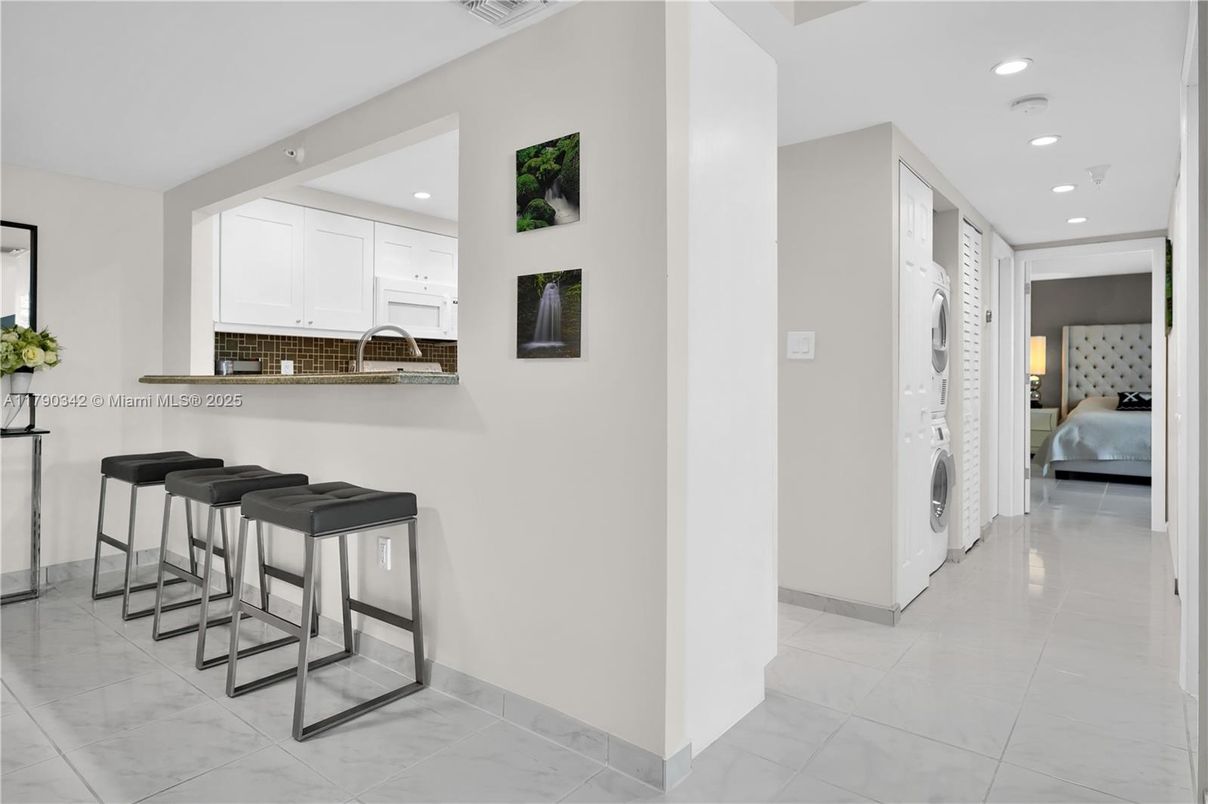 Bedroom, Interior, Kitchen, Marble, Recessed Lighting