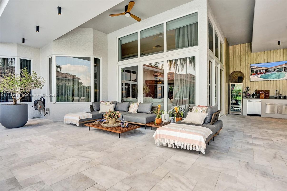 Interior, Living room