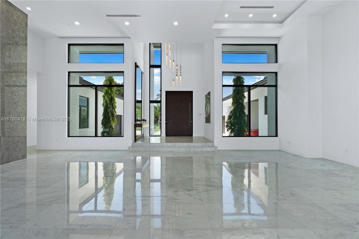 Empty room, Interior, Marble, Recessed Lighting