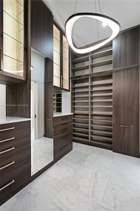 Interior, Marble, Pendant Lights, Recessed Lighting, Walk-in Closets