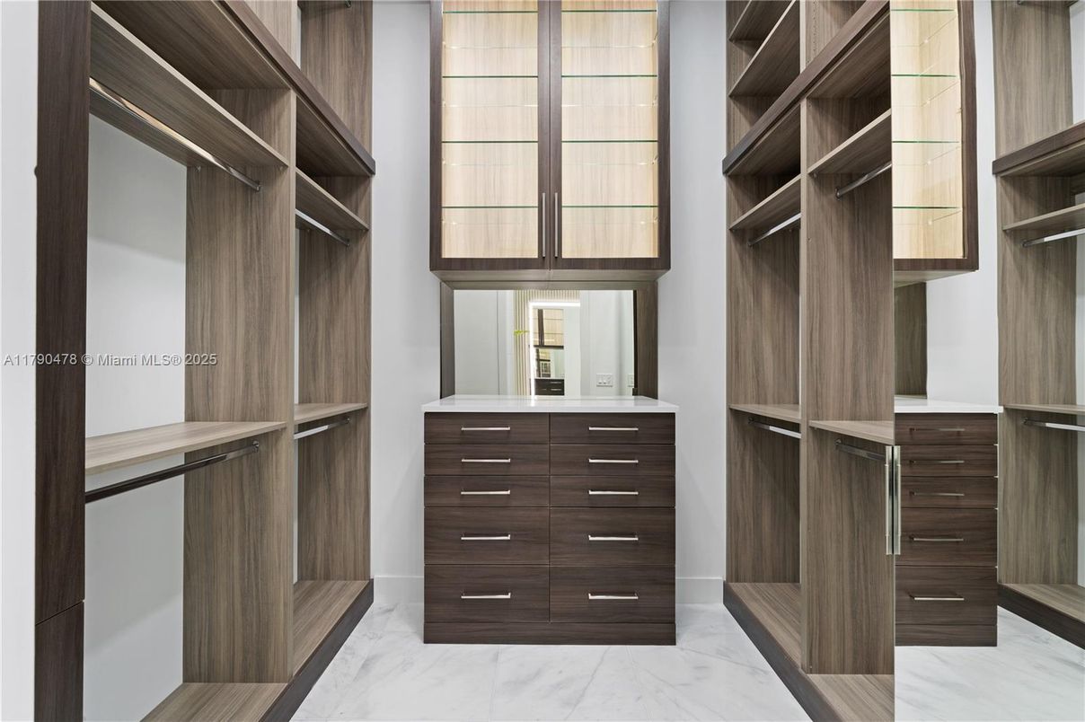 Interior, Marble, Walk-in Closets
