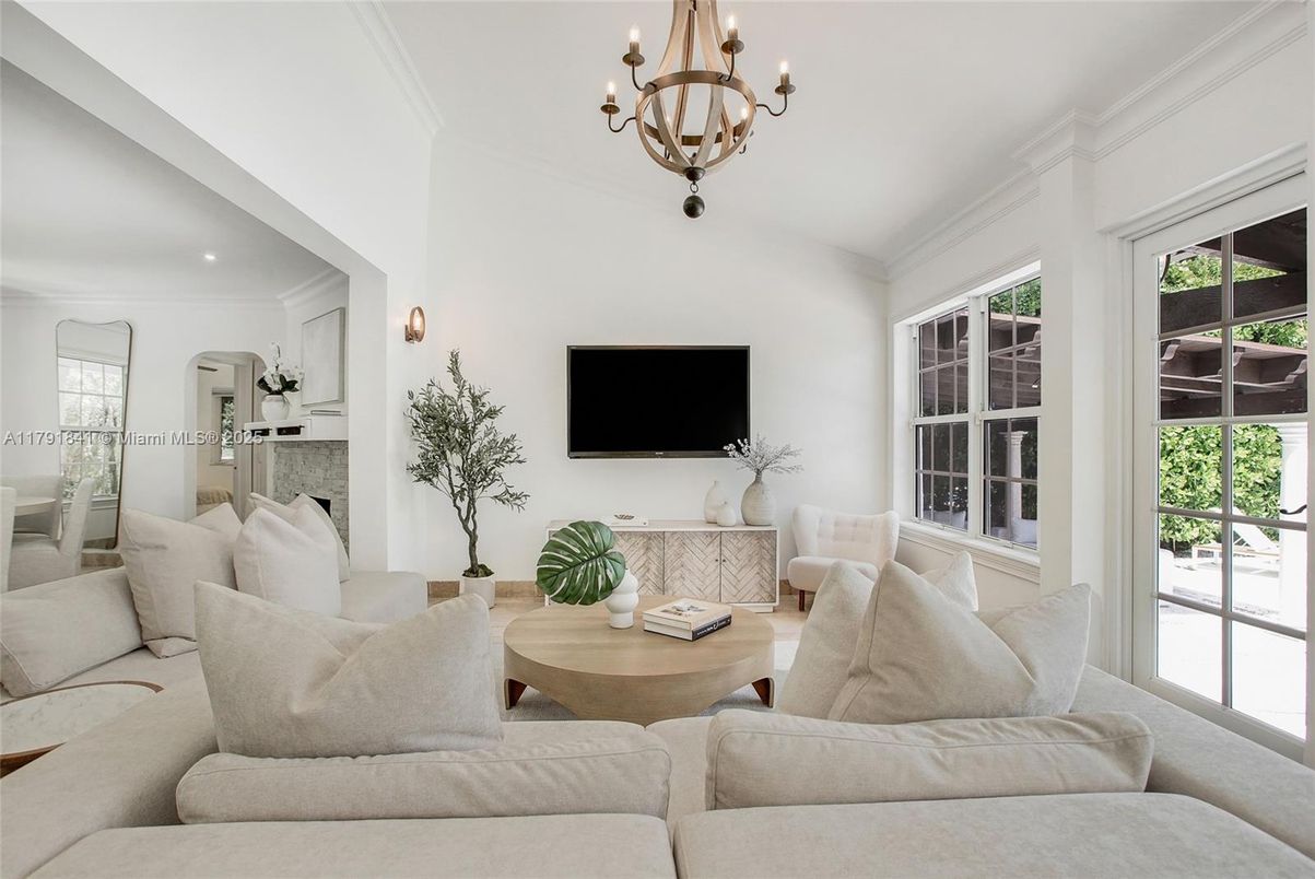Chandelier, Interior, Living room, Recessed Lighting