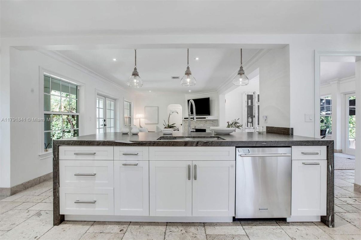 Interior, Kitchen, Pendant Lights, Stainless Steel Appliances