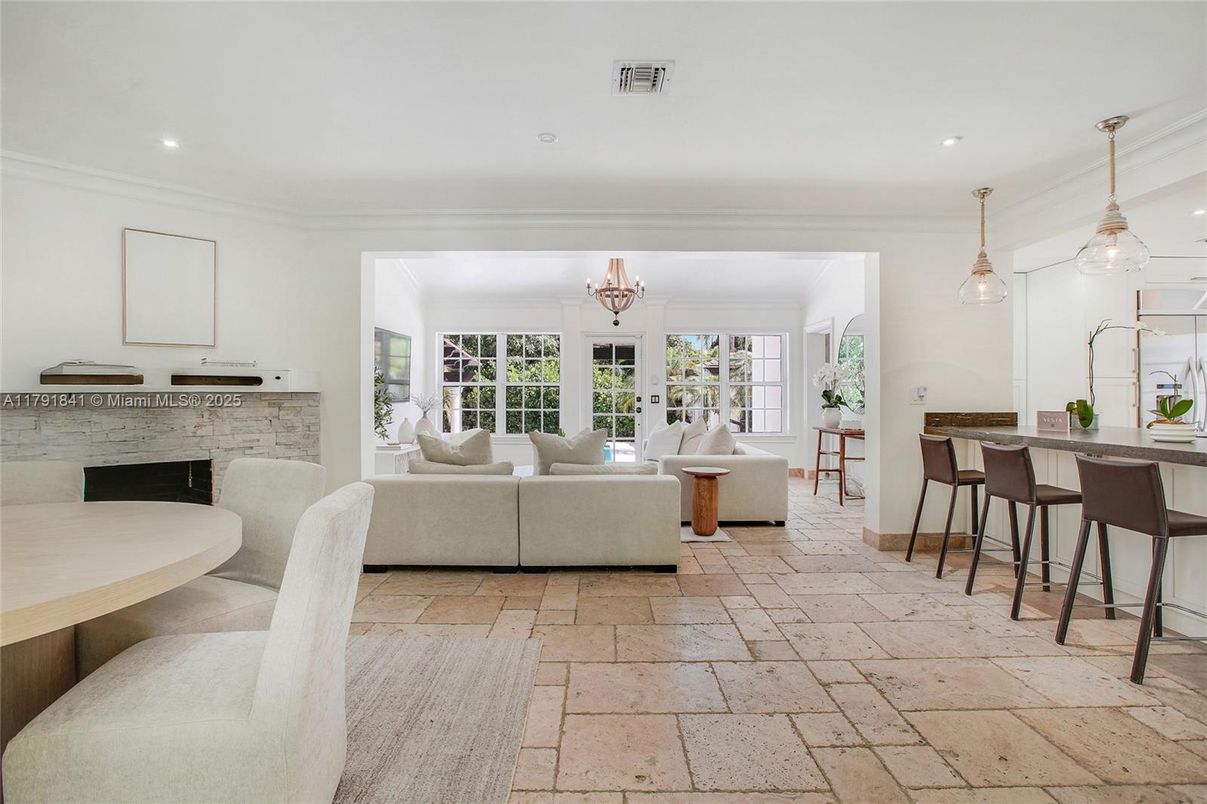 Fireplace, Interior, Living room, Pendant Lights, Recessed Lighting