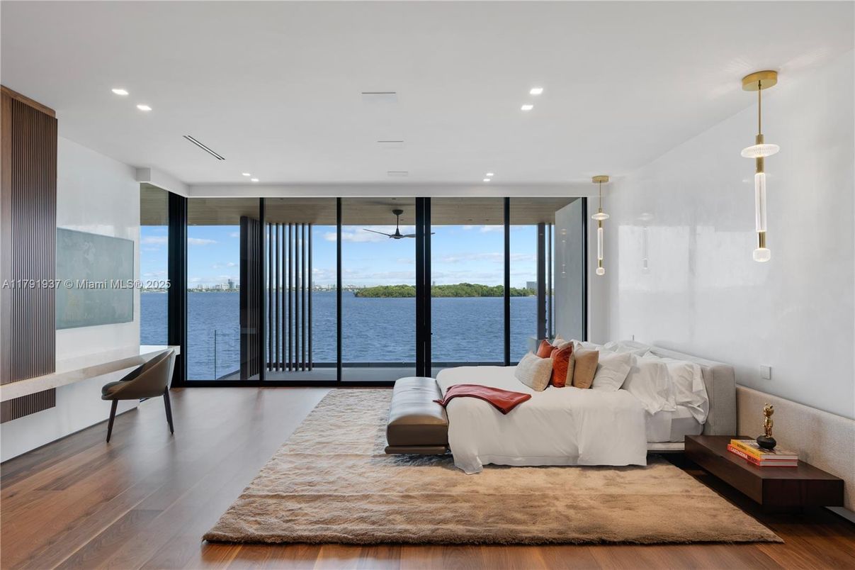 Bedroom, Interior, Living room, Pendant Lights, Recessed Lighting, Water, Wood Texture Flooring