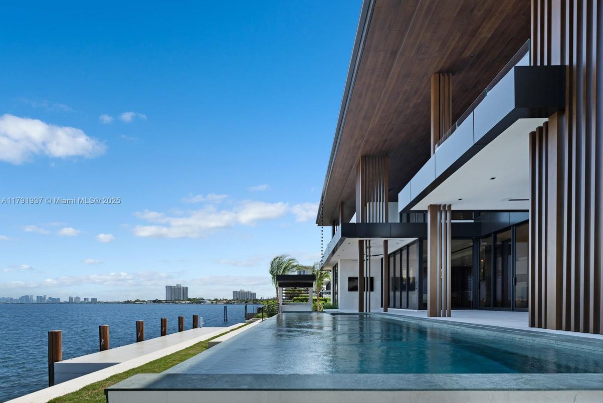 Exterior, Pool, Water