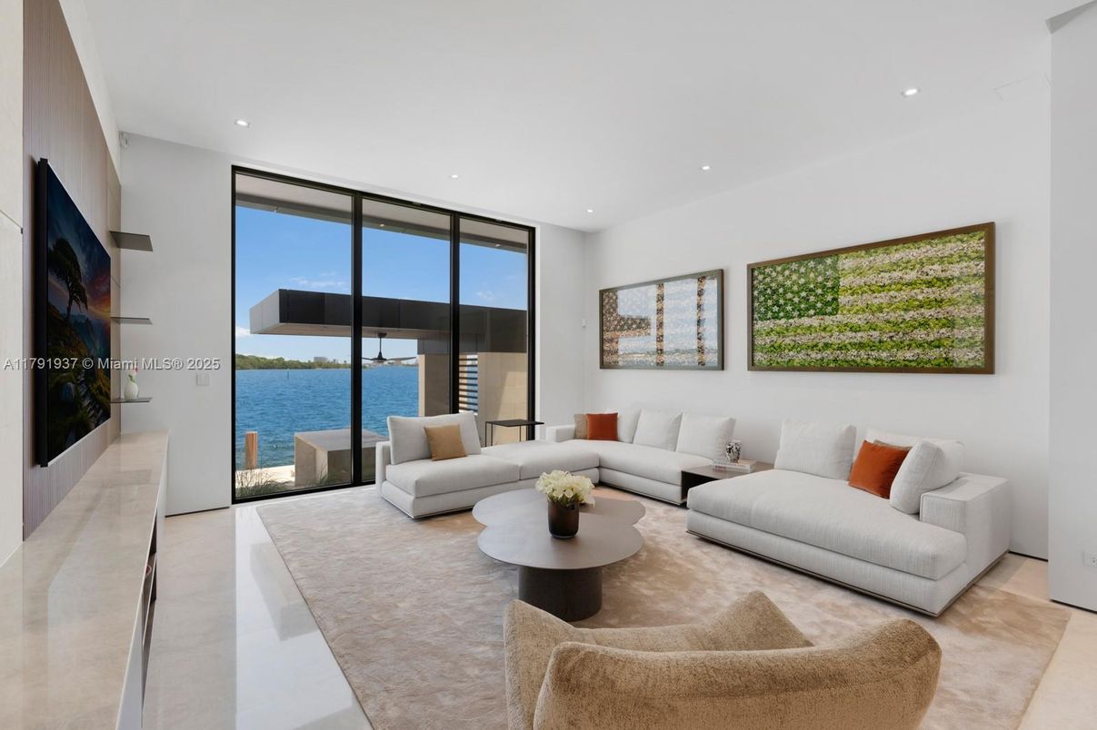 Interior, Living room, Recessed Lighting, Water