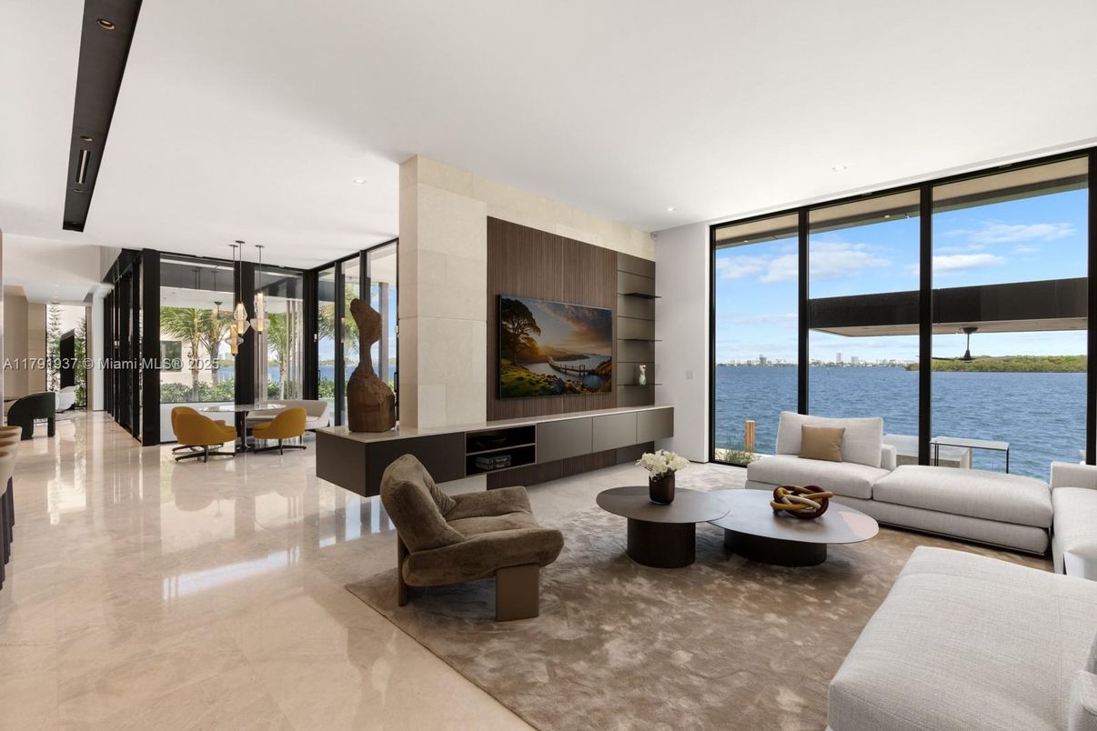 Dining room, Interior, Living room, Recessed Lighting, Water