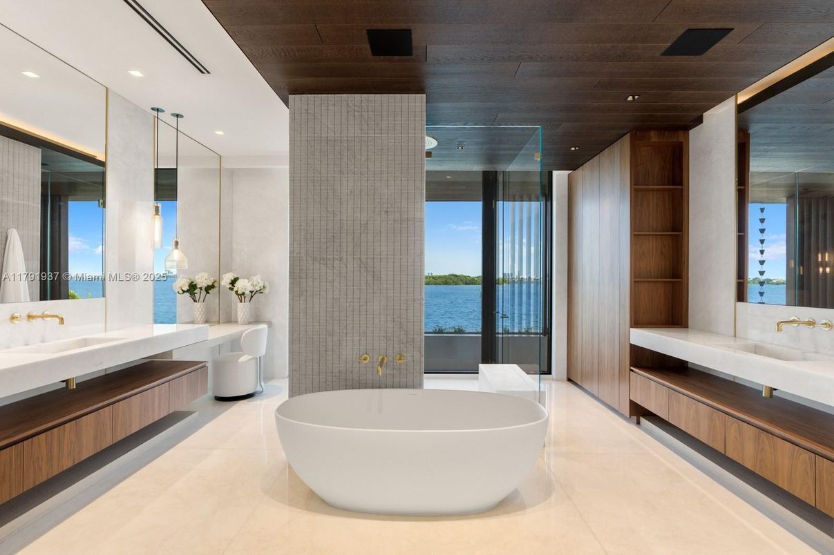 Bathroom, Dual Sink Vanities, Free Standing Baths, Interior, Recessed Lighting, Water