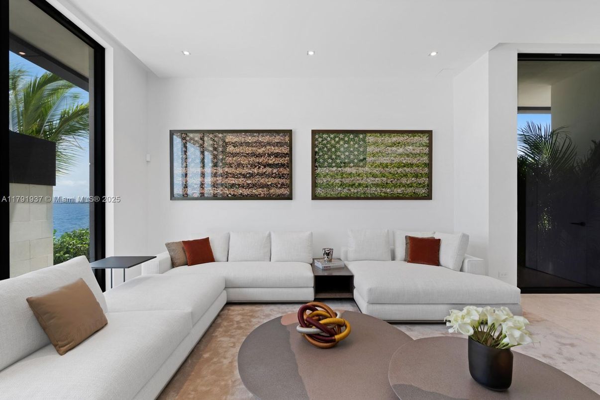 Interior, Living room, Recessed Lighting, Water