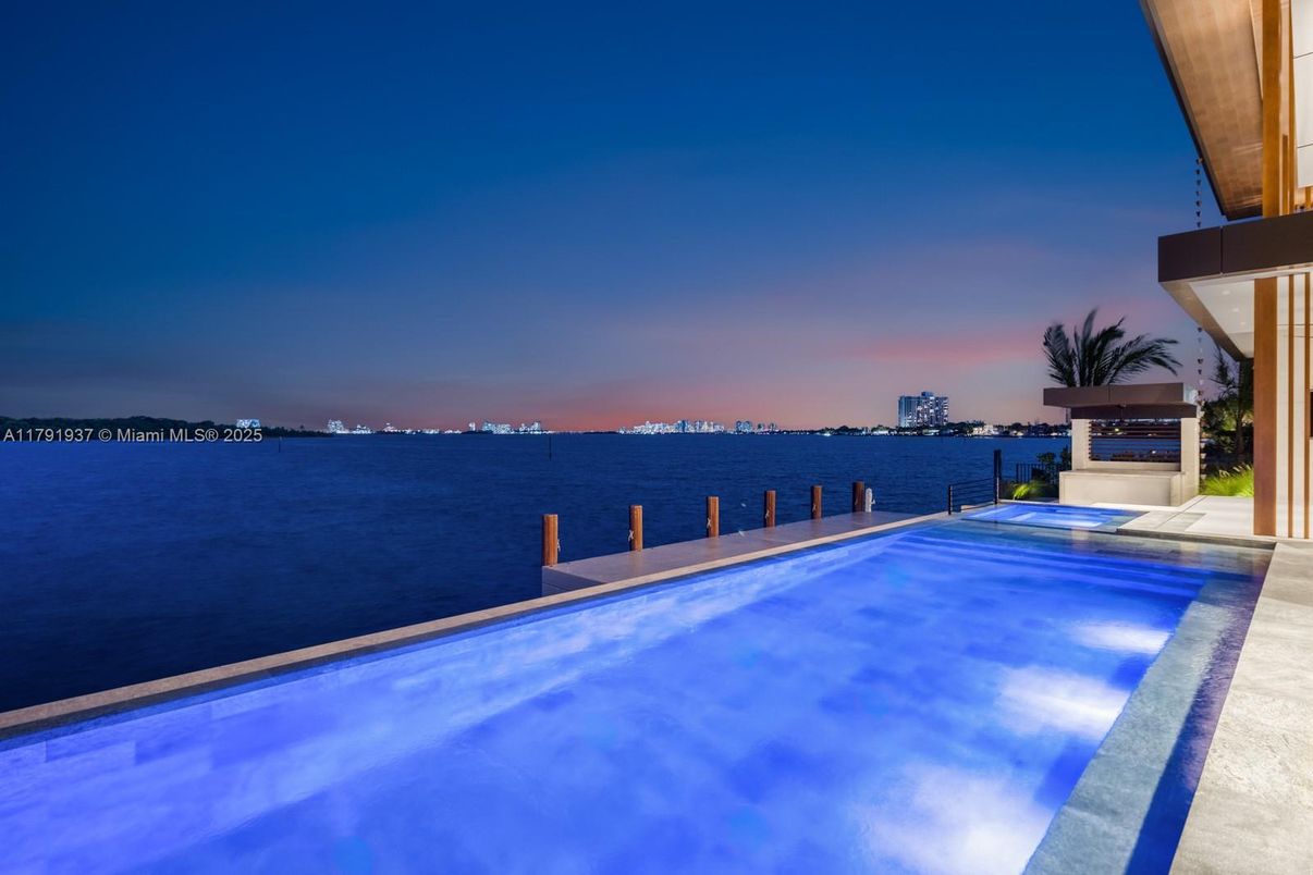 Exterior, Pool, Water