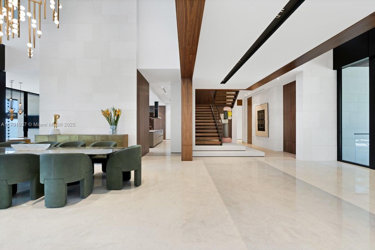 Dining room, Interior, Pendant Lights, Recessed Lighting, Wooden Beams