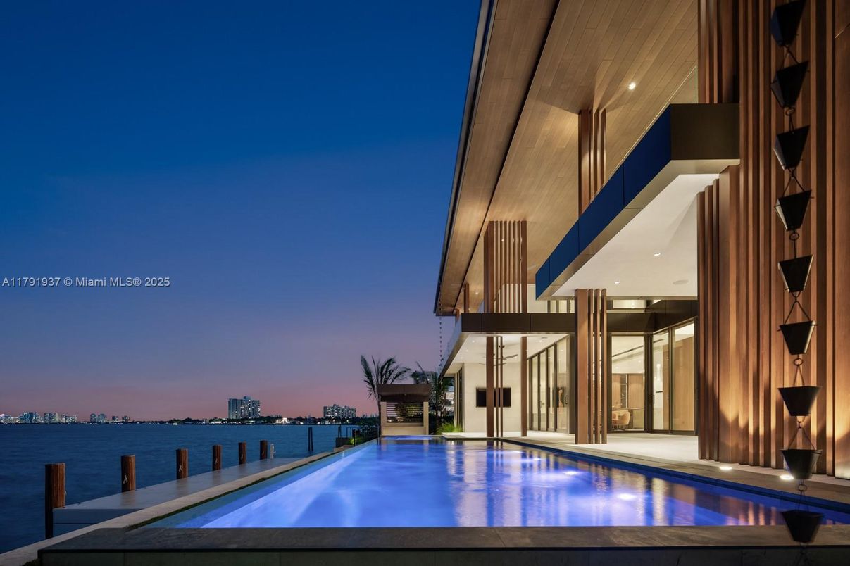 Exterior, Pool, Water