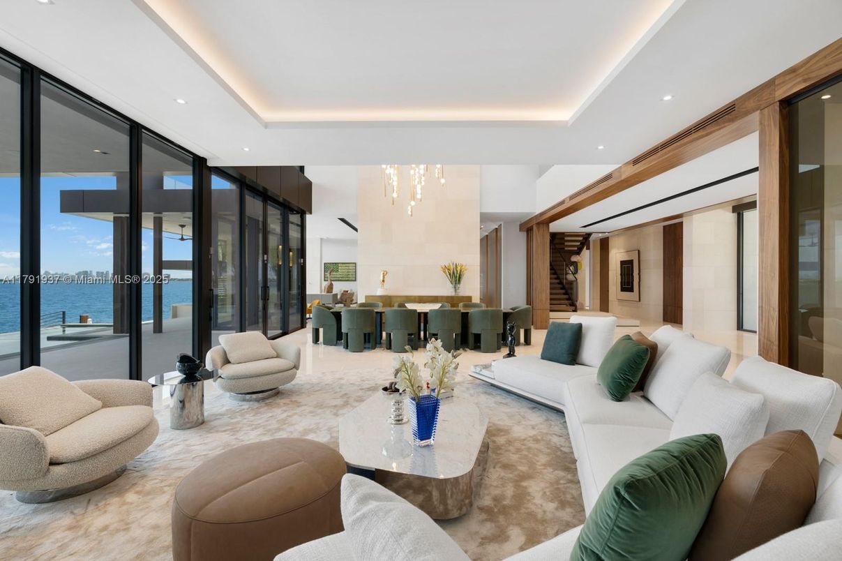 Dining room, Interior, Living room, Pendant Lights, Recessed Lighting, Water