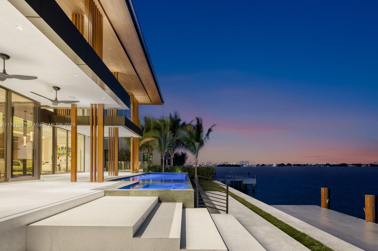 Exterior, Pool, Water