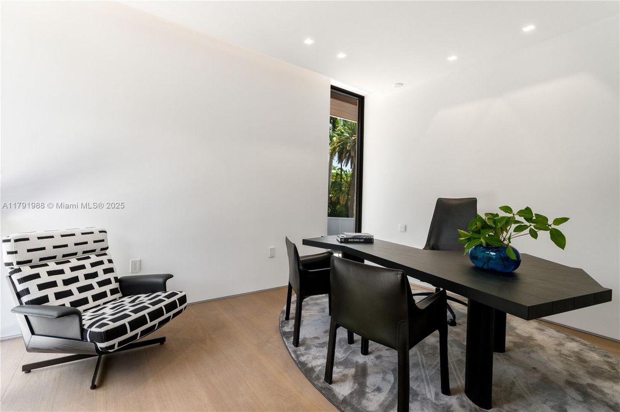 Dining room, Interior, Recessed Lighting, Wood Texture Flooring