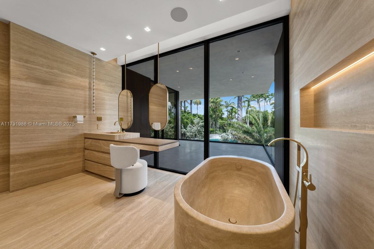 Bathroom, Free Standing Baths, Interior, Recessed Lighting, Wood Texture Flooring