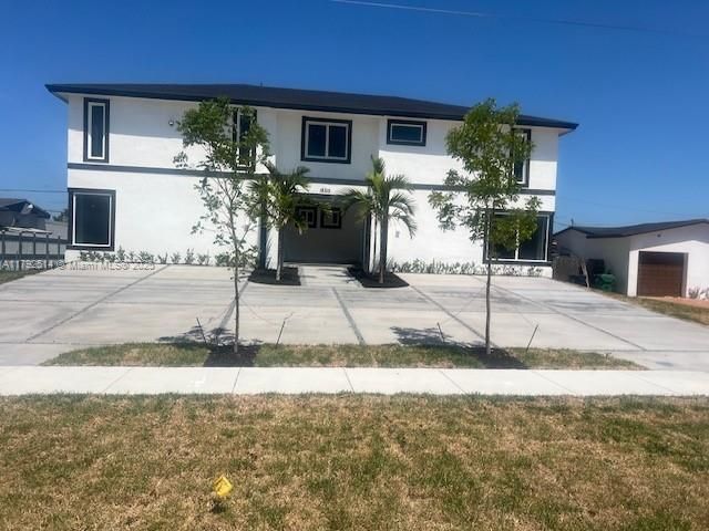 Backyard, Exterior, Facade, Modern