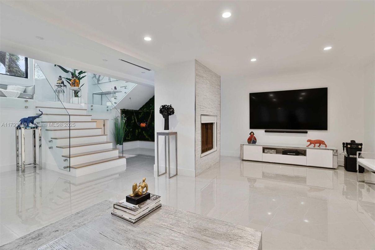 Fireplace, Interior, Recessed Lighting