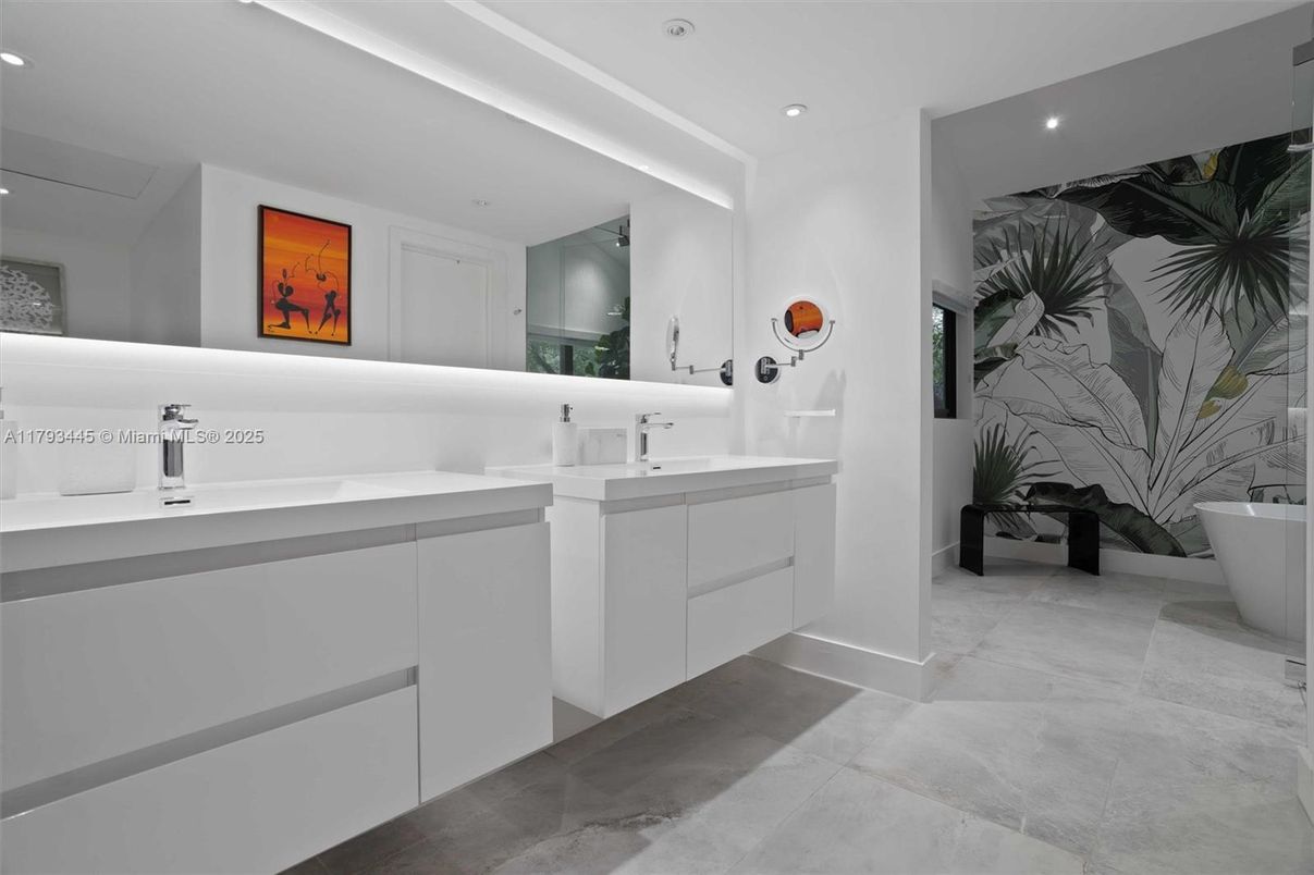 Bathroom, Dual Sink Vanities, Free Standing Baths, Interior, Recessed Lighting