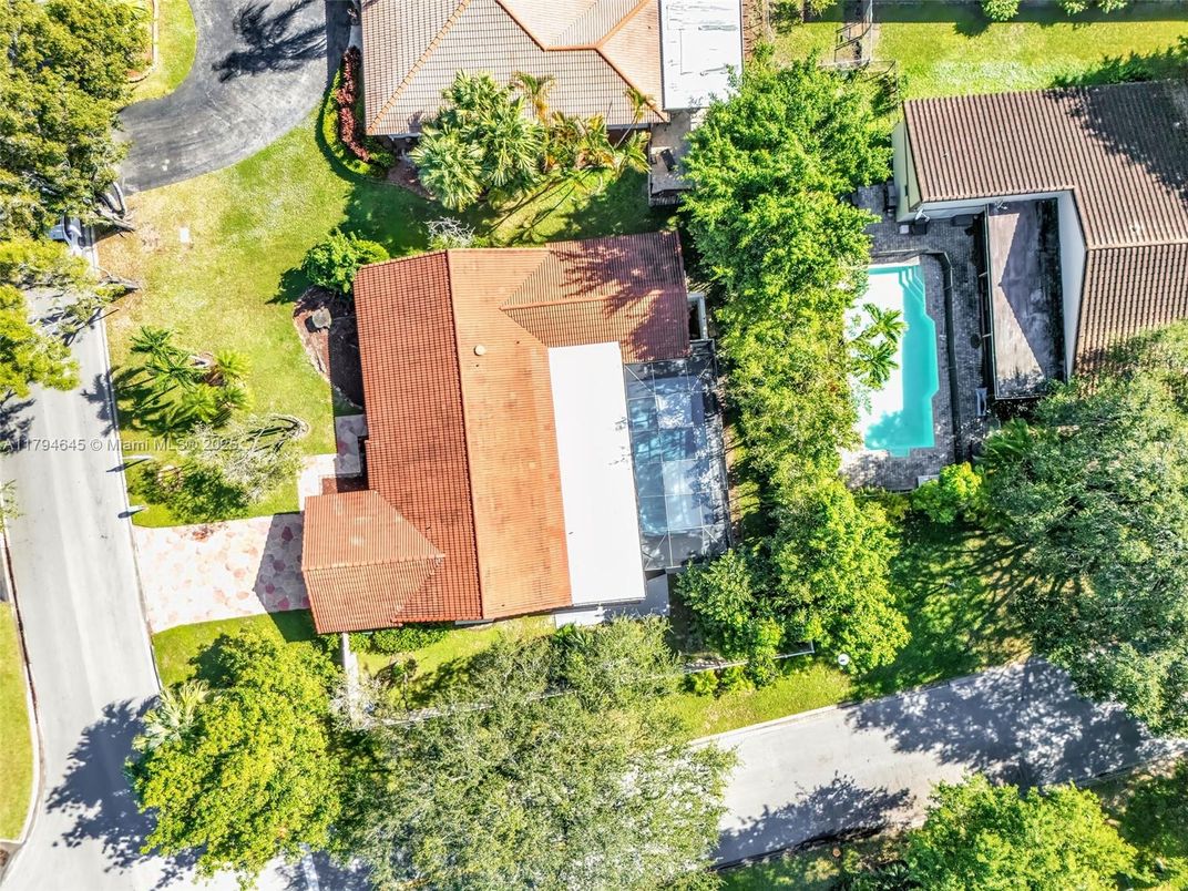 Exterior, Drone
