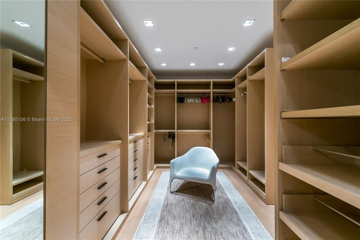 Interior, Recessed Lighting, Walk-in Closets