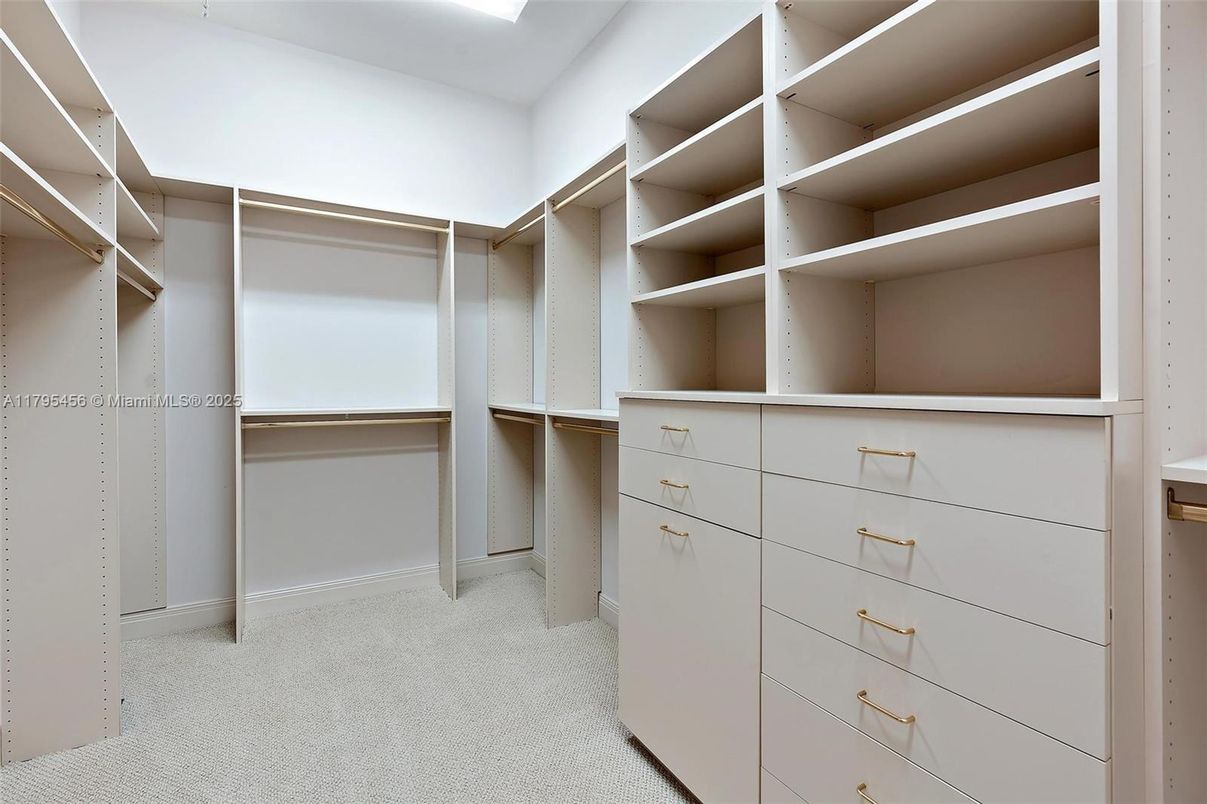 Interior, Walk-in Closets