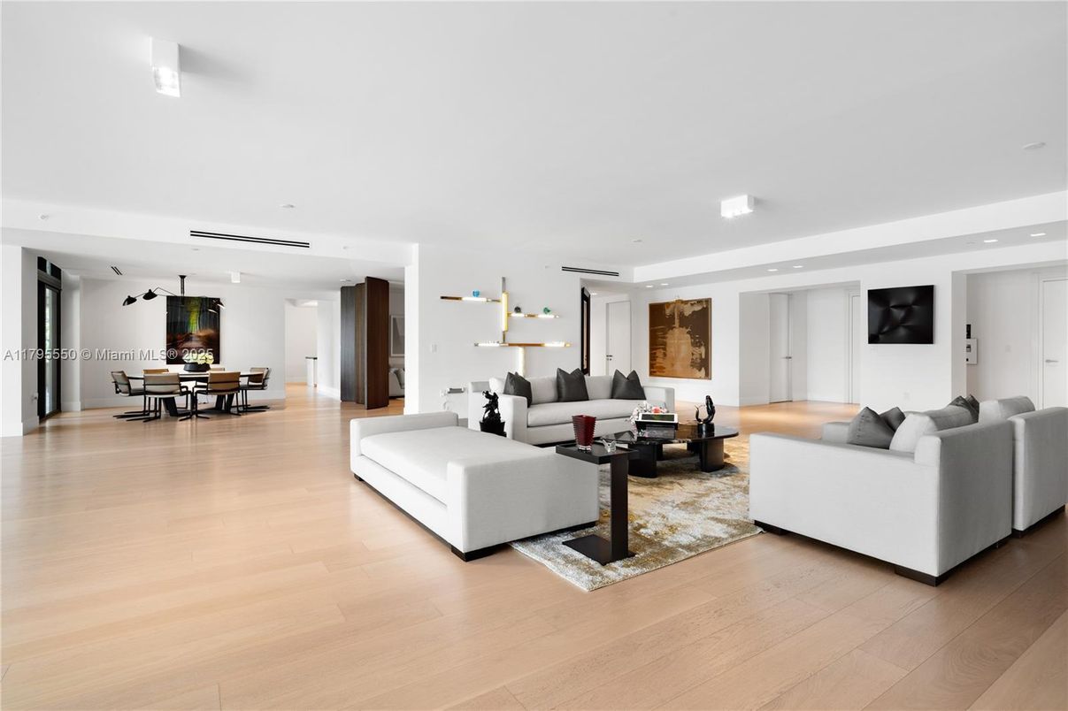 Dining room, Interior, Living room, Pendant Lights, Recessed Lighting, Wood Texture Flooring