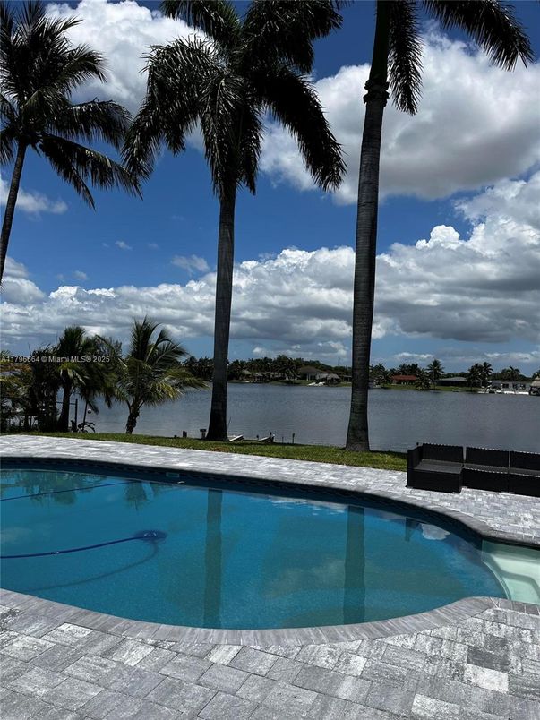 Exterior, Pool, Water