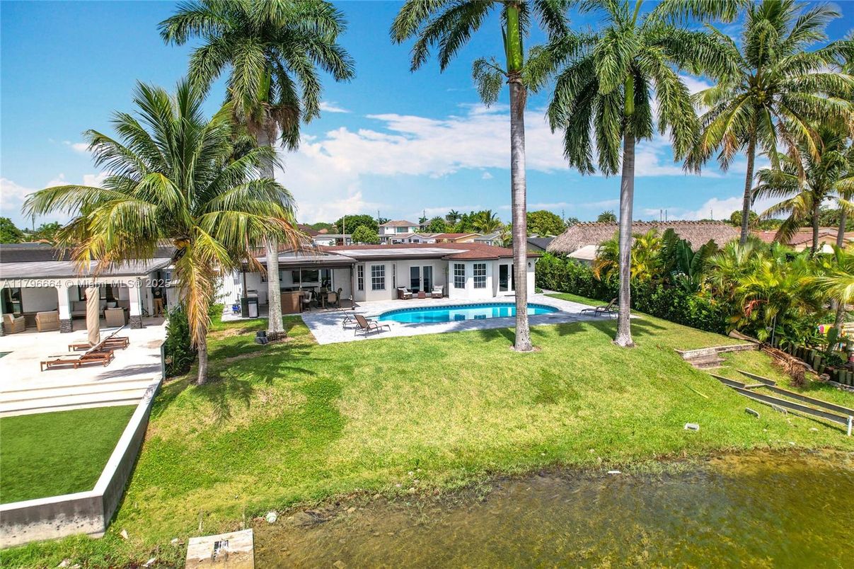 Backyard, Exterior, Pool