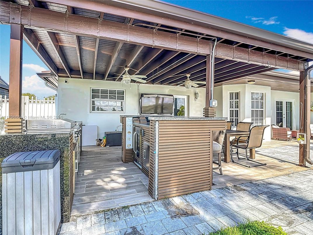 Exterior, Hot Tub