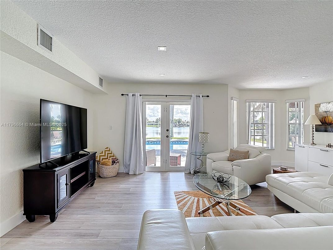 Interior, Living room, Recessed Lighting, Water, Wood Texture Flooring