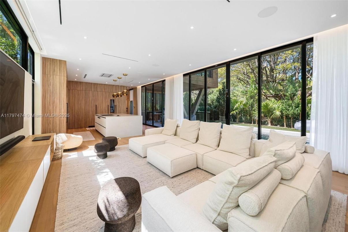 Interior, Kitchen, Living room, Pendant Lights, Recessed Lighting, Wood Texture Flooring