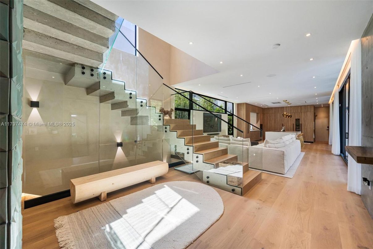 Interior, Pendant Lights, Recessed Lighting, Wood Texture Flooring