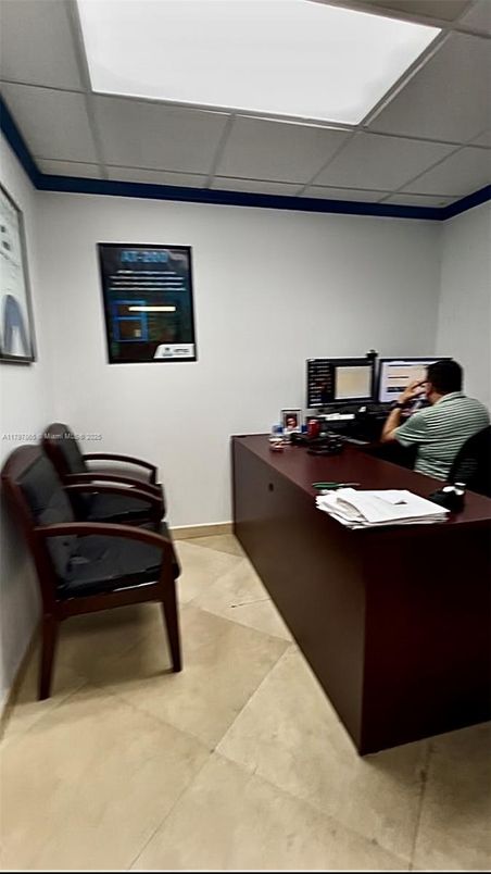 Home Office, Interior