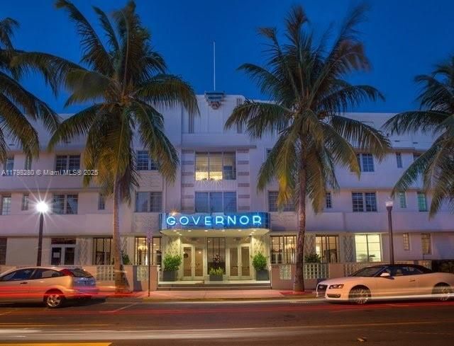 Exterior, Facade, Condo Building
