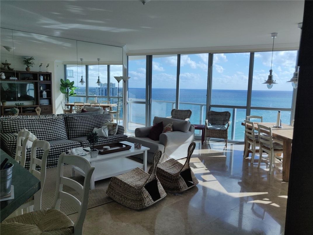 Dining room, Interior, Living room, Pendant Lights, Water