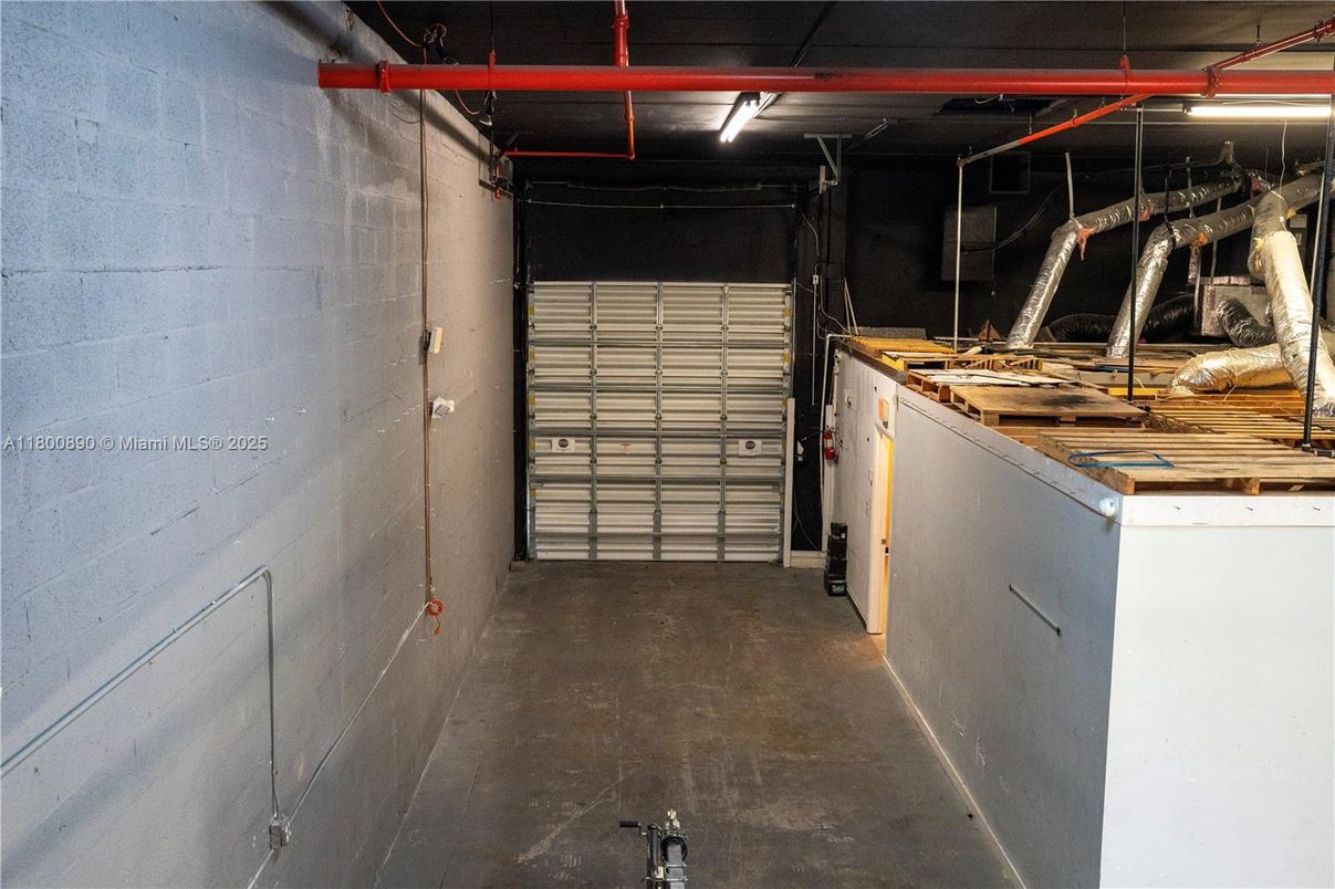 Garage, Interior