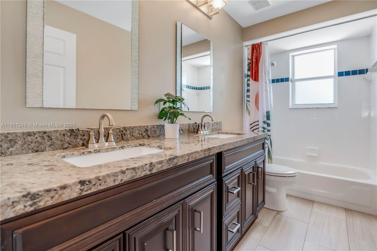 Bathroom, Dual Sink Vanities, Interior