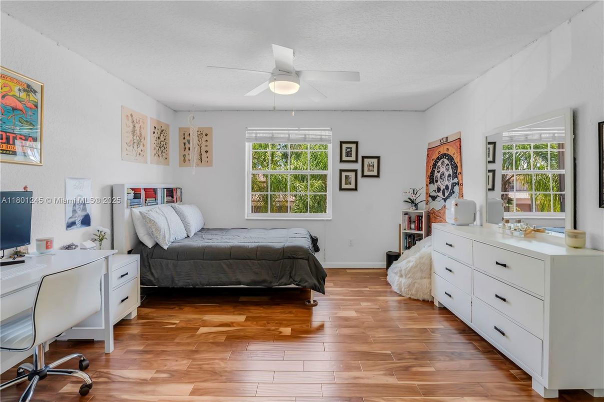 Bedroom, Home Office, Interior, Wood Texture Flooring